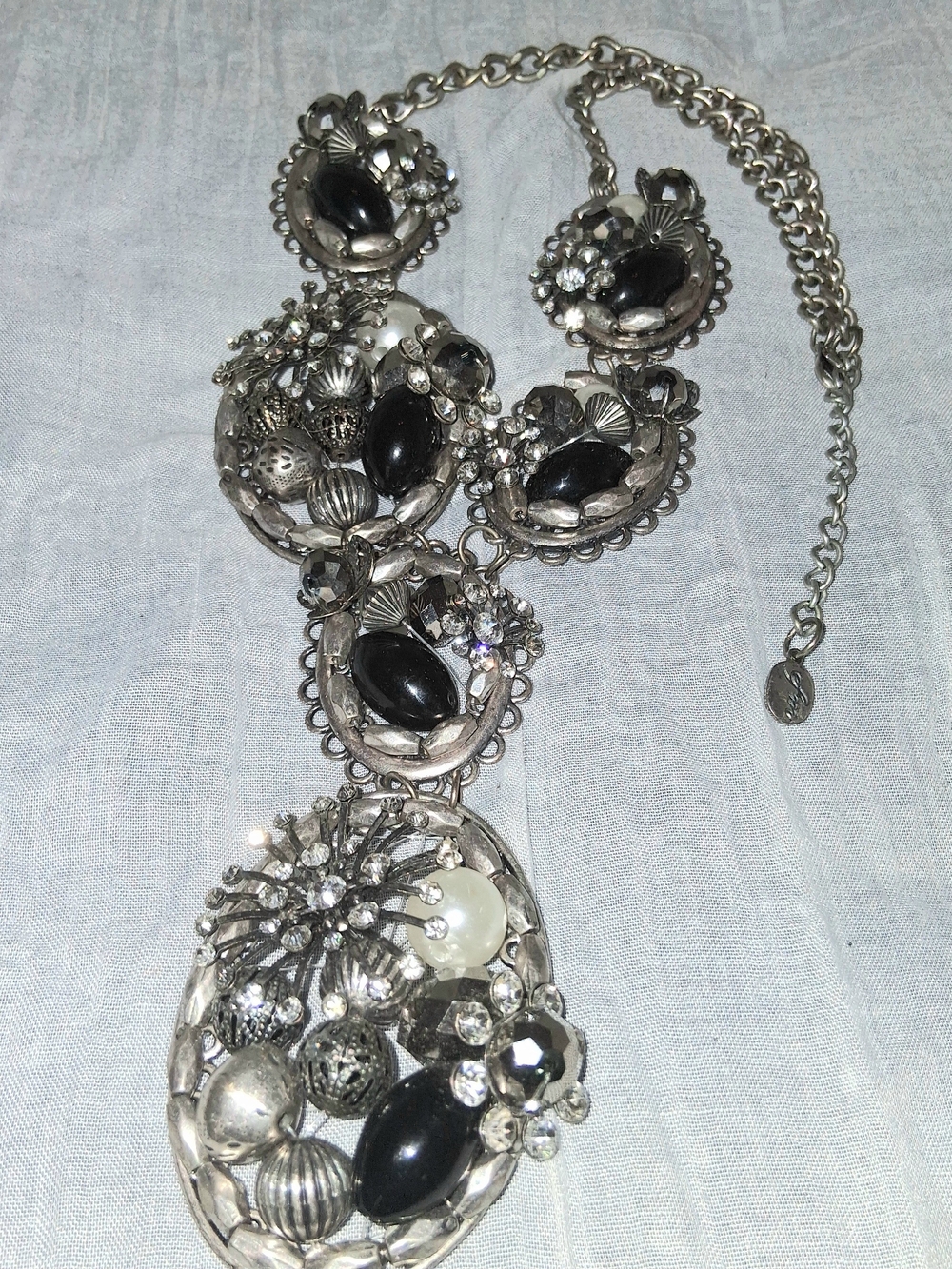Source Unknown Silver-Tone Necklace with Black Cabochons and Clear Crystals